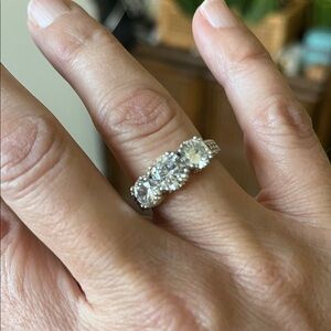 Elegant Silver Women's Ring